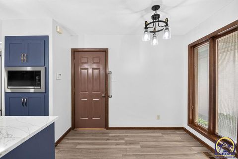Tiny photo for 2327 SW Brookhaven Ln #7, Topeka, KS 66614 (MLS # 245568)