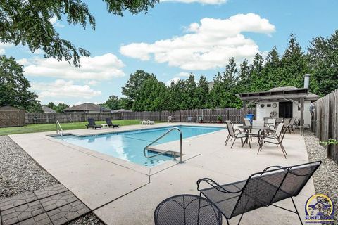 Tiny photo for 2327 SW Brookhaven Ln #7, Topeka, KS 66614 (MLS # 245568)