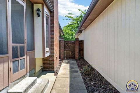 Tiny photo for 2327 SW Brookhaven Ln #7, Topeka, KS 66614 (MLS # 245568)