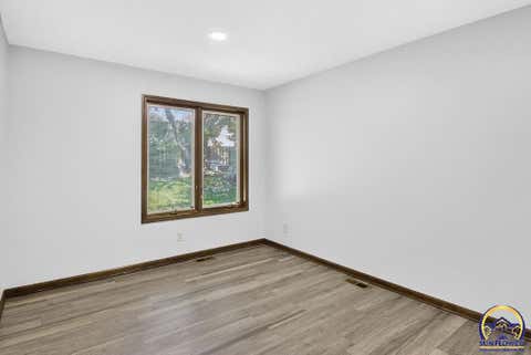 Tiny photo for 2327 SW Brookhaven Ln #7, Topeka, KS 66614 (MLS # 245568)