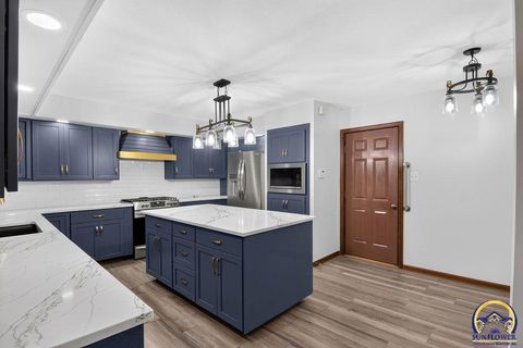 Tiny photo for 2327 SW Brookhaven Ln #7, Topeka, KS 66614 (MLS # 245568)