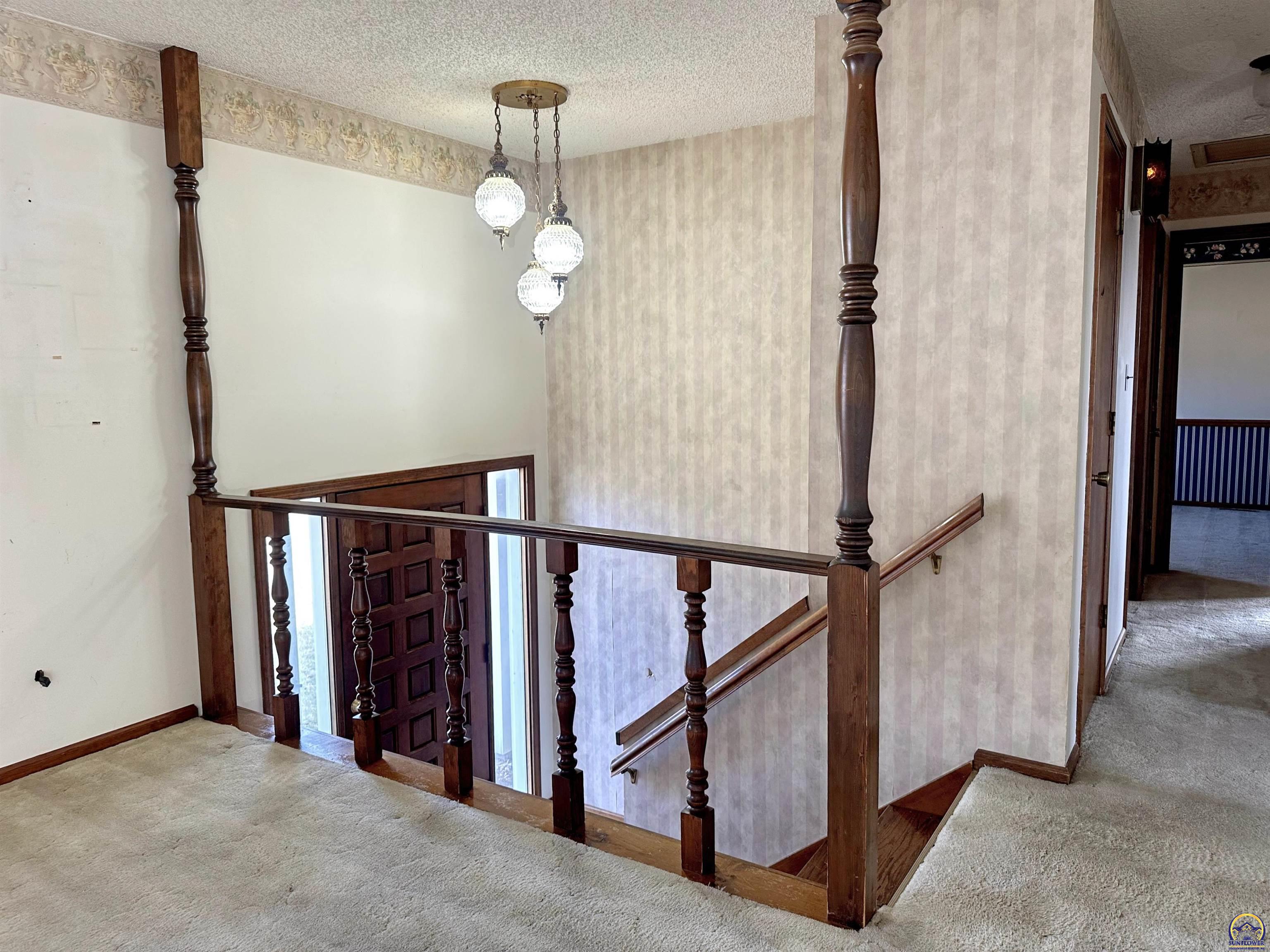 Wakarusa, Kansas 66546, United States, 4 Bedrooms Bedrooms, ,2 BathroomsBathrooms,Residential,Pending,85842