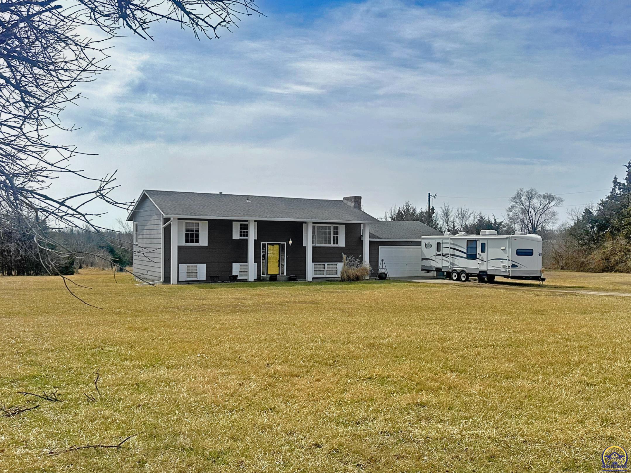 Wakarusa, Kansas 66546, United States, 4 Bedrooms Bedrooms, ,2 BathroomsBathrooms,Residential,Pending,85842