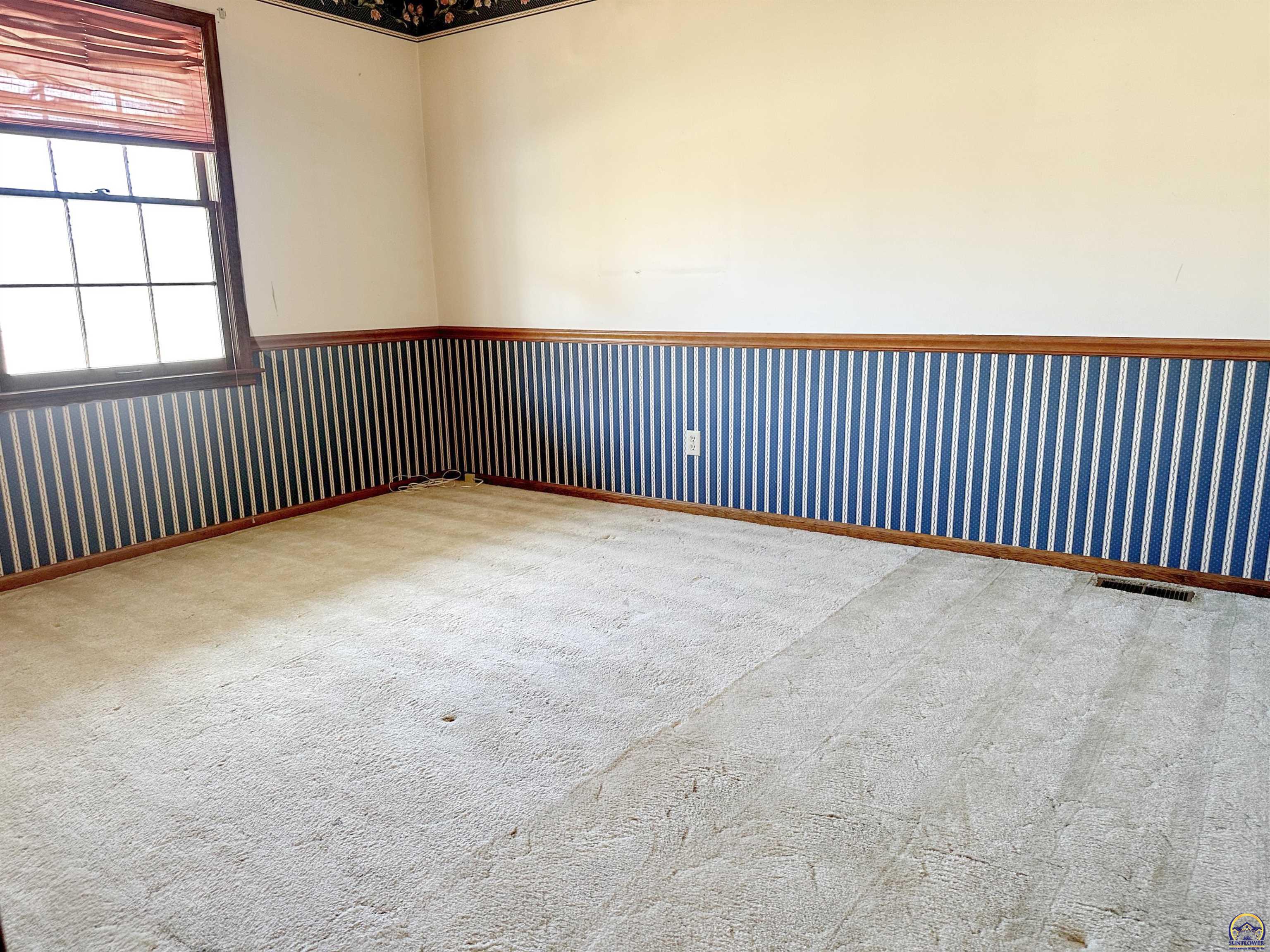 Wakarusa, Kansas 66546, United States, 4 Bedrooms Bedrooms, ,2 BathroomsBathrooms,Residential,Pending,85842