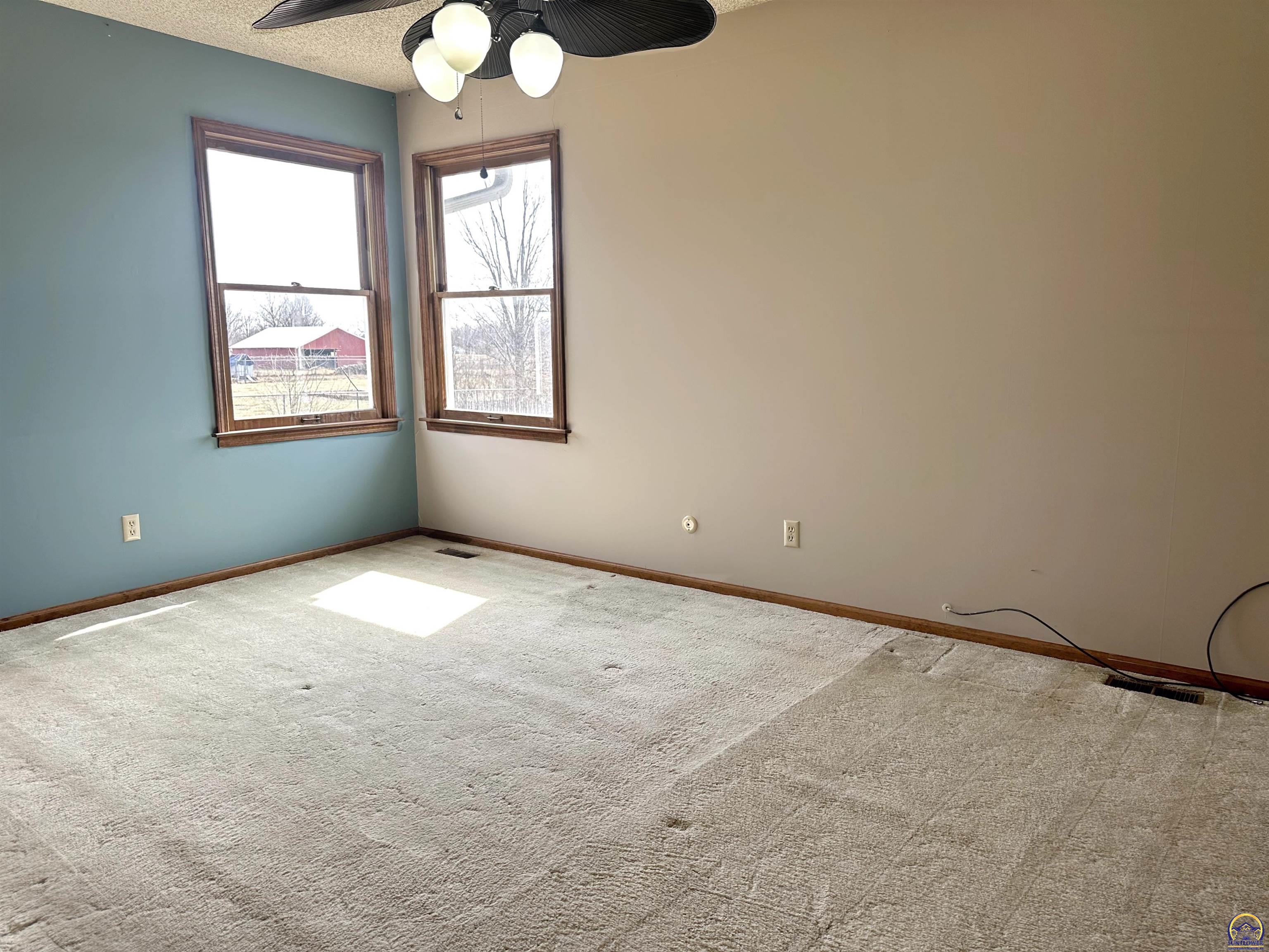 Wakarusa, Kansas 66546, United States, 4 Bedrooms Bedrooms, ,2 BathroomsBathrooms,Residential,Pending,85842