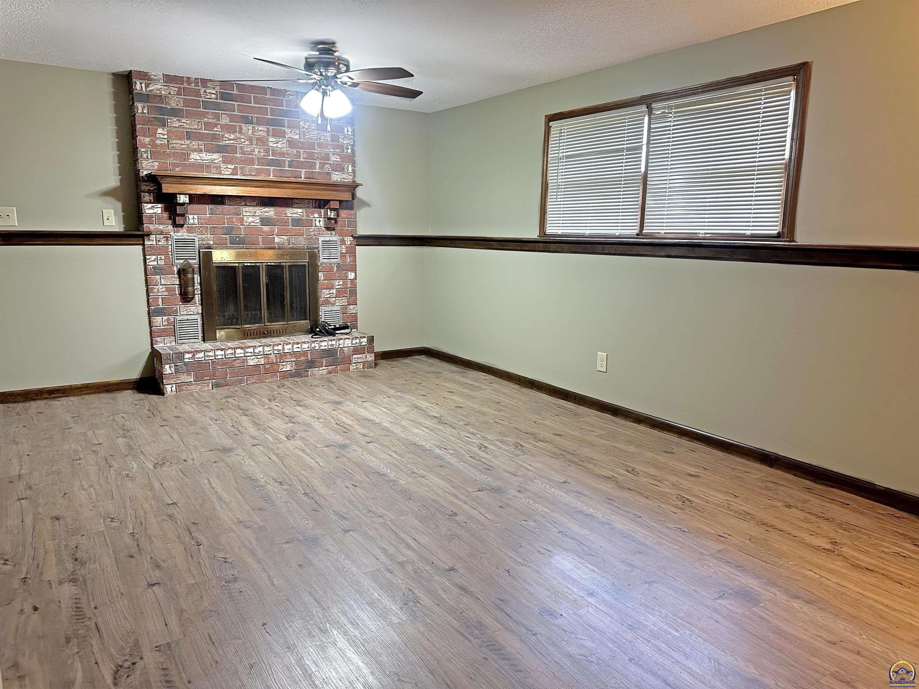 Wakarusa, Kansas 66546, United States, 4 Bedrooms Bedrooms, ,2 BathroomsBathrooms,Residential,Pending,85842