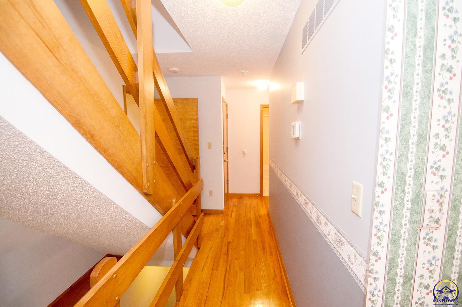 Topeka, Kansas 66605, United States, 3 Bedrooms Bedrooms, ,2 BathroomsBathrooms,Residential,Pending,131618