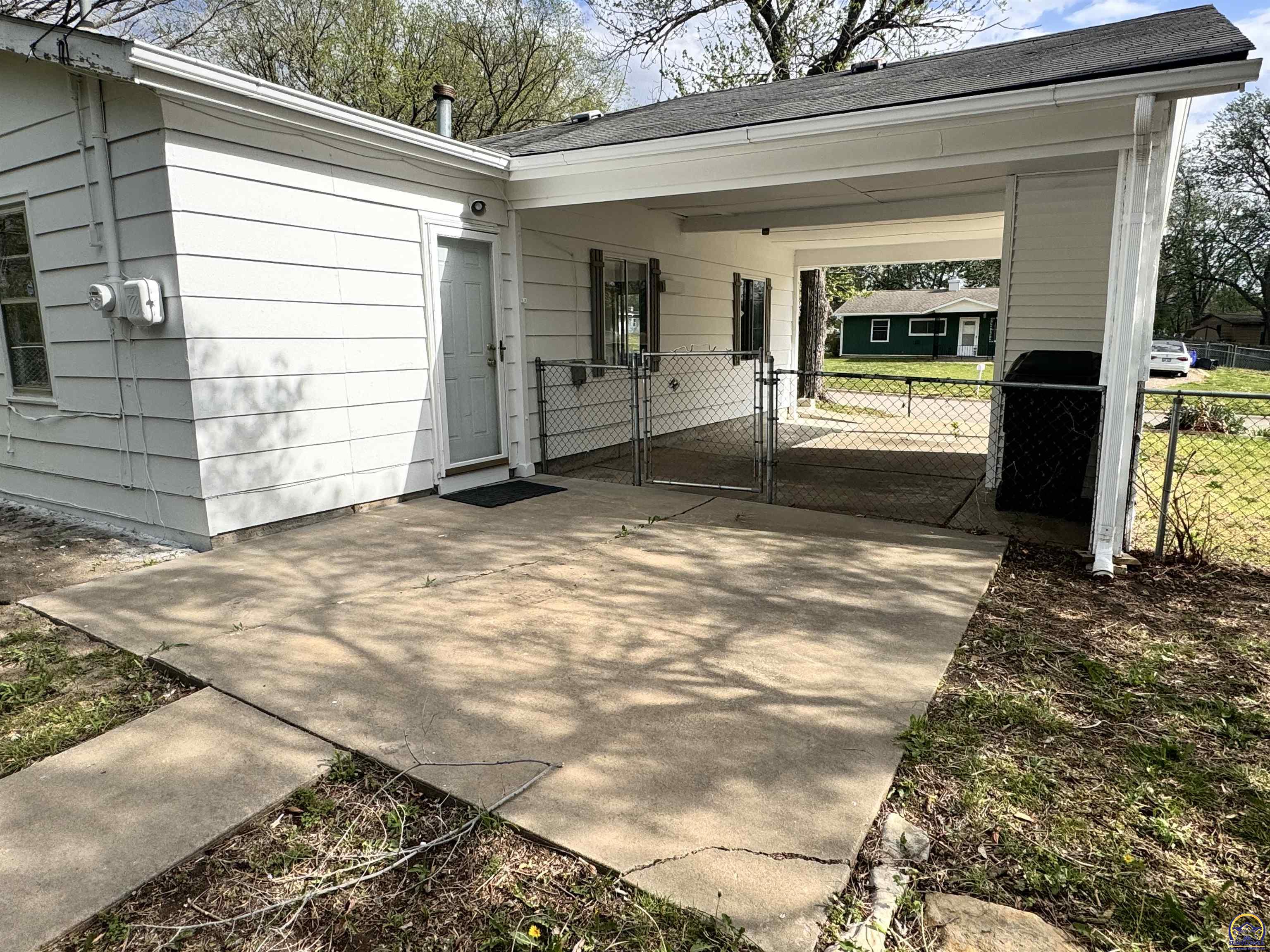 Topeka, Kansas 66611, United States, 3 Bedrooms Bedrooms, ,1 BathroomBathrooms,Residential,Pending,60306