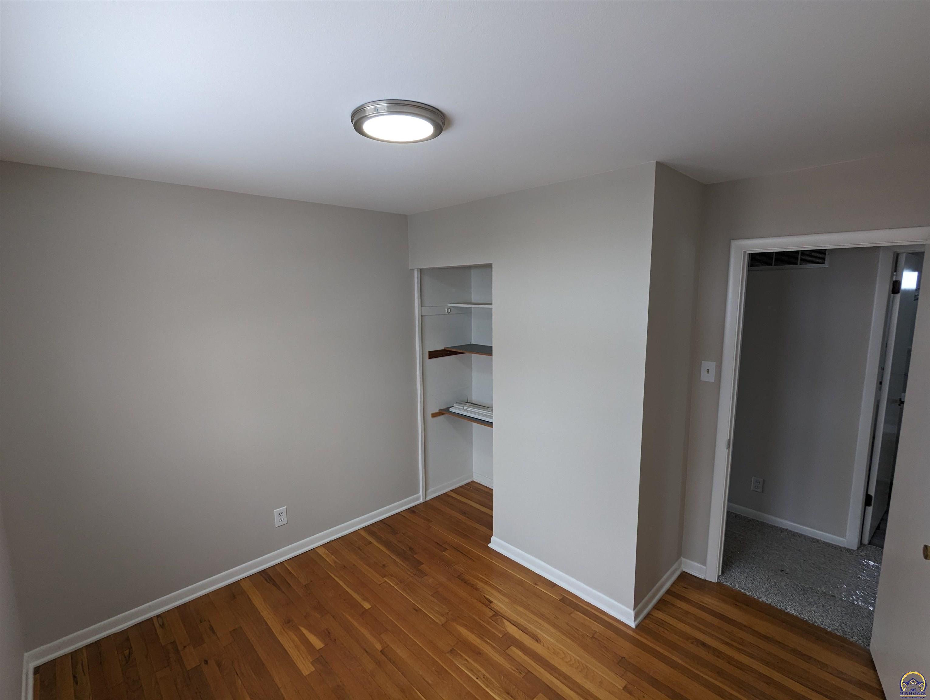 Topeka, Kansas 66604, United States, 3 Bedrooms Bedrooms, ,1 BathroomBathrooms,Residential,Pending,66819