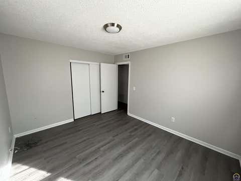Tiny photo for 12131215 Yuma St, Manhattan, KS 66502 (MLS # 243773)