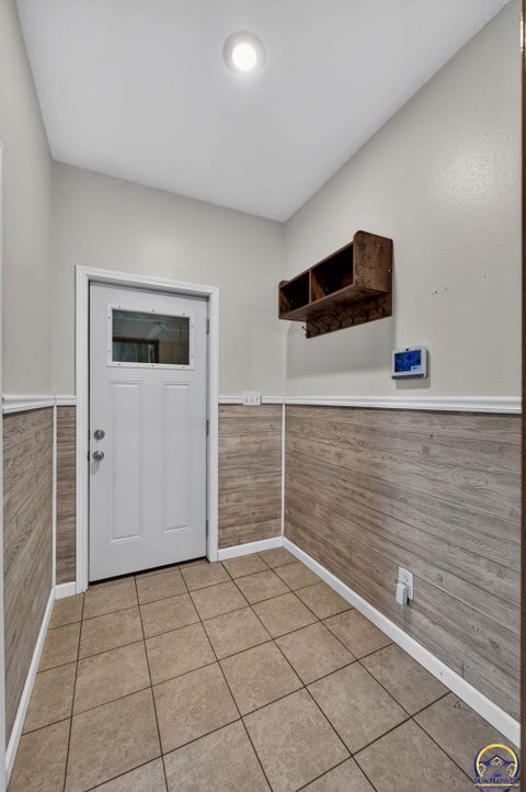 Tiny photo for 12211 SW 57th St, Topeka, KS 66610 (MLS # 246063)