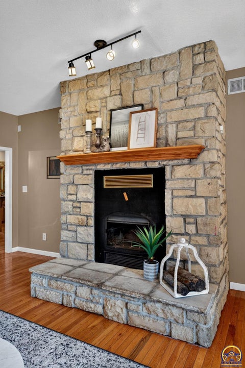 Tiny photo for 12211 SW 57th St, Topeka, KS 66610 (MLS # 246063)