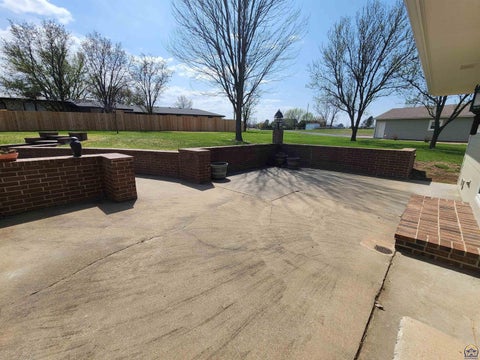 Tiny photo for 20 Lakeshore Dr, Emporia, KS 66801 (MLS # 243729)
