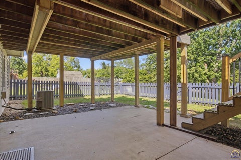 Tiny photo for 3336 SE Meadowview Dr, Topeka, KS 66605 (MLS # 246635)