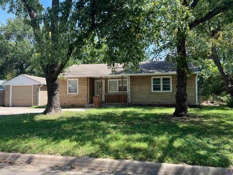 Photo of 1838 SW Mission Ave, Topeka, KS 66604 (MLS # 246451)