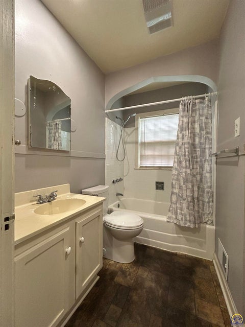 Tiny photo for 3119 SW 11th St, Topeka, KS 66604 (MLS # 246819)