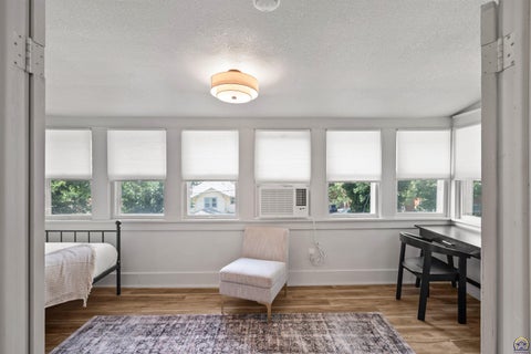 Tiny photo for 631 SW Lindenwood Ave, Topeka, KS 66606 (MLS # 244903)