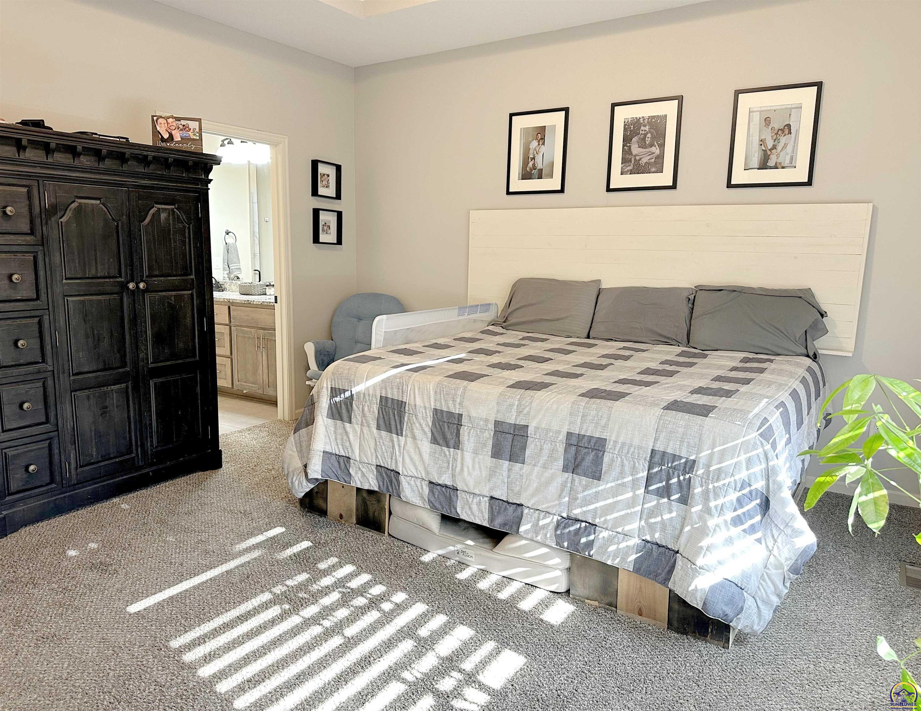 Linwood, Kansas 66052, United States, 5 Bedrooms Bedrooms, ,3 BathroomsBathrooms,Residential,Pending,62869