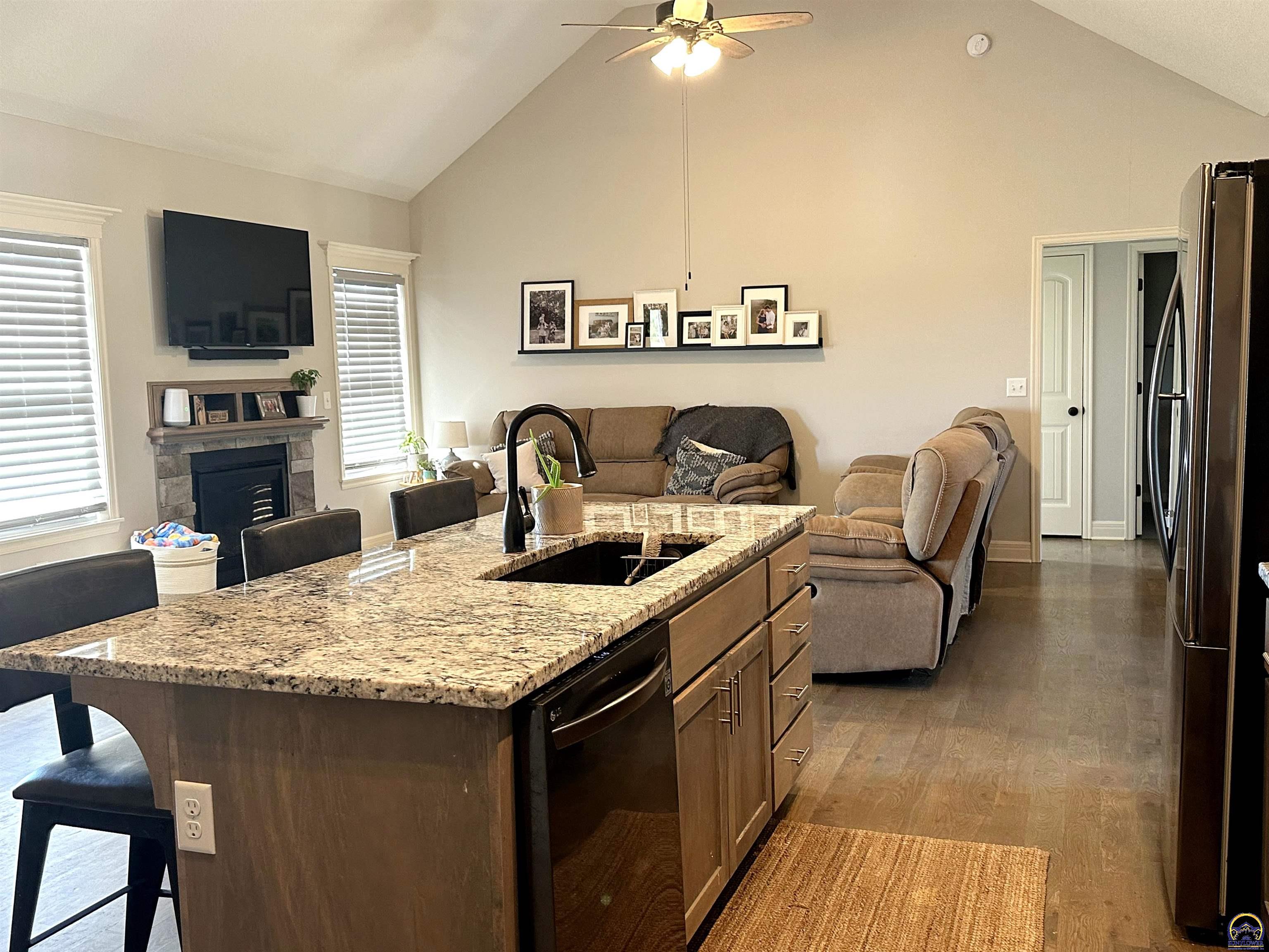 Linwood, Kansas 66052, United States, 5 Bedrooms Bedrooms, ,3 BathroomsBathrooms,Residential,Pending,62869