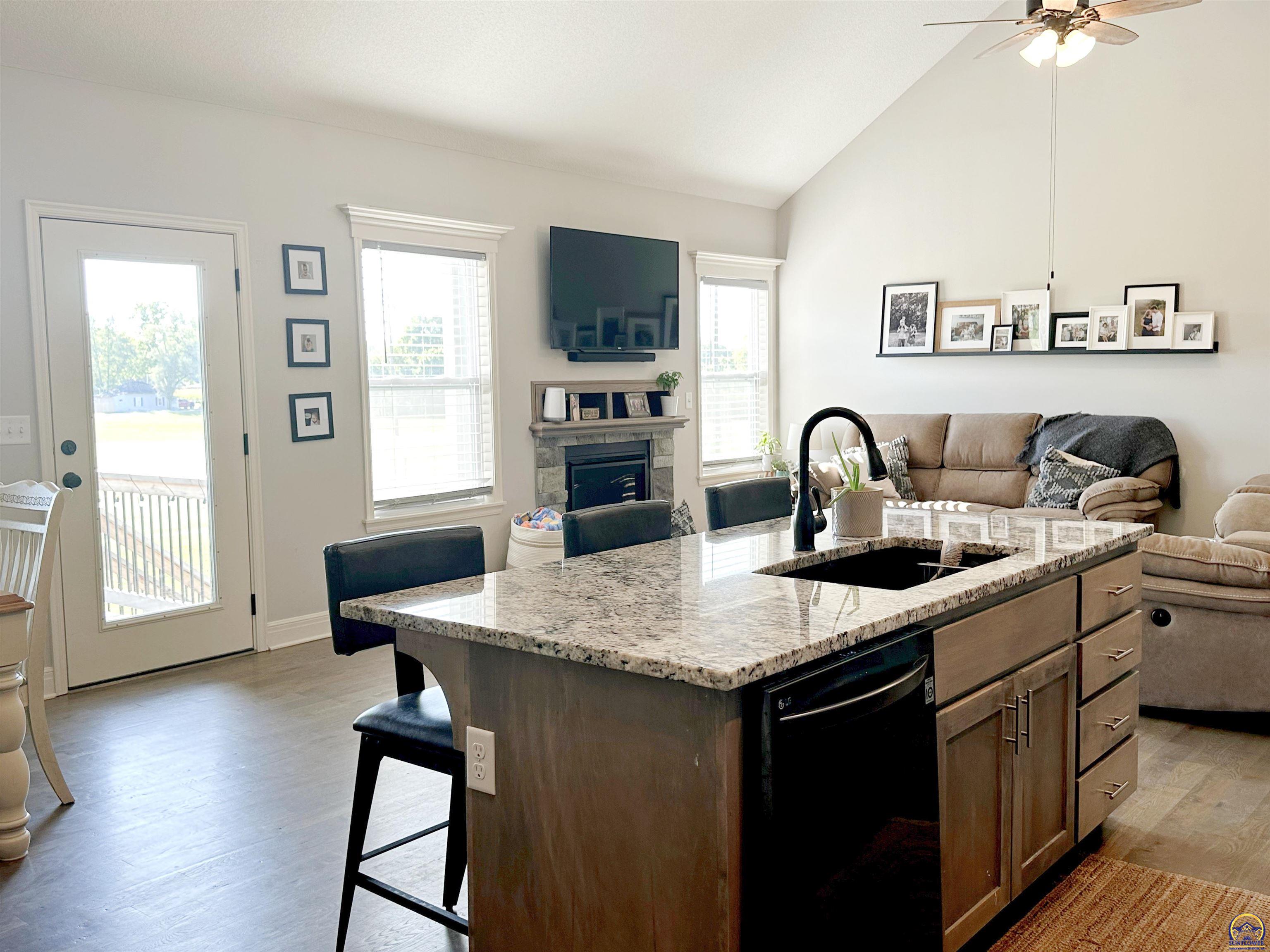 Linwood, Kansas 66052, United States, 5 Bedrooms Bedrooms, ,3 BathroomsBathrooms,Residential,Pending,62869