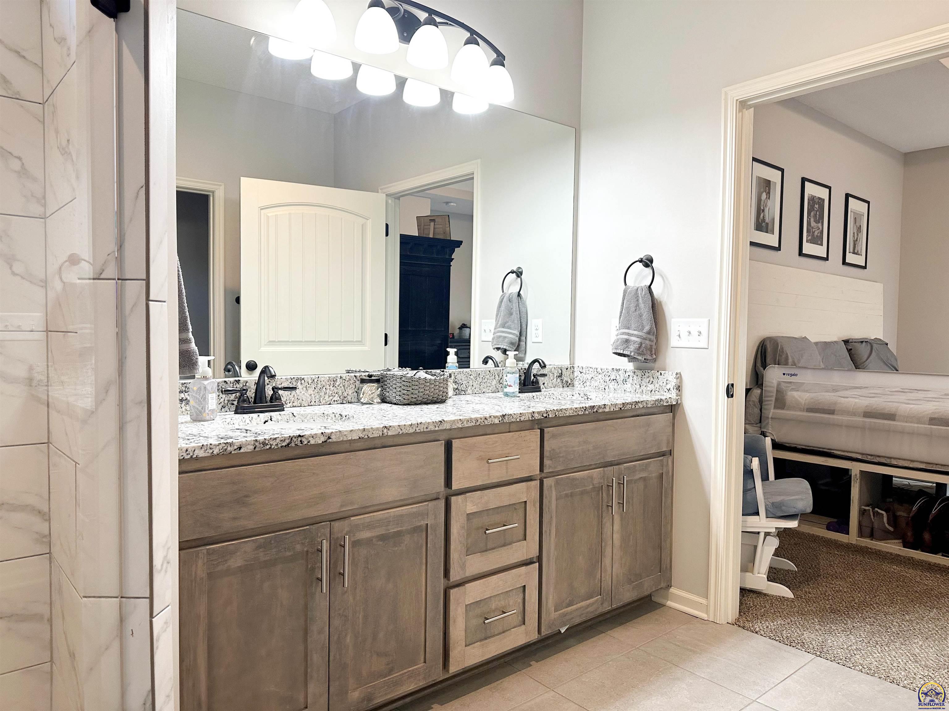 Linwood, Kansas 66052, United States, 5 Bedrooms Bedrooms, ,3 BathroomsBathrooms,Residential,Pending,62869