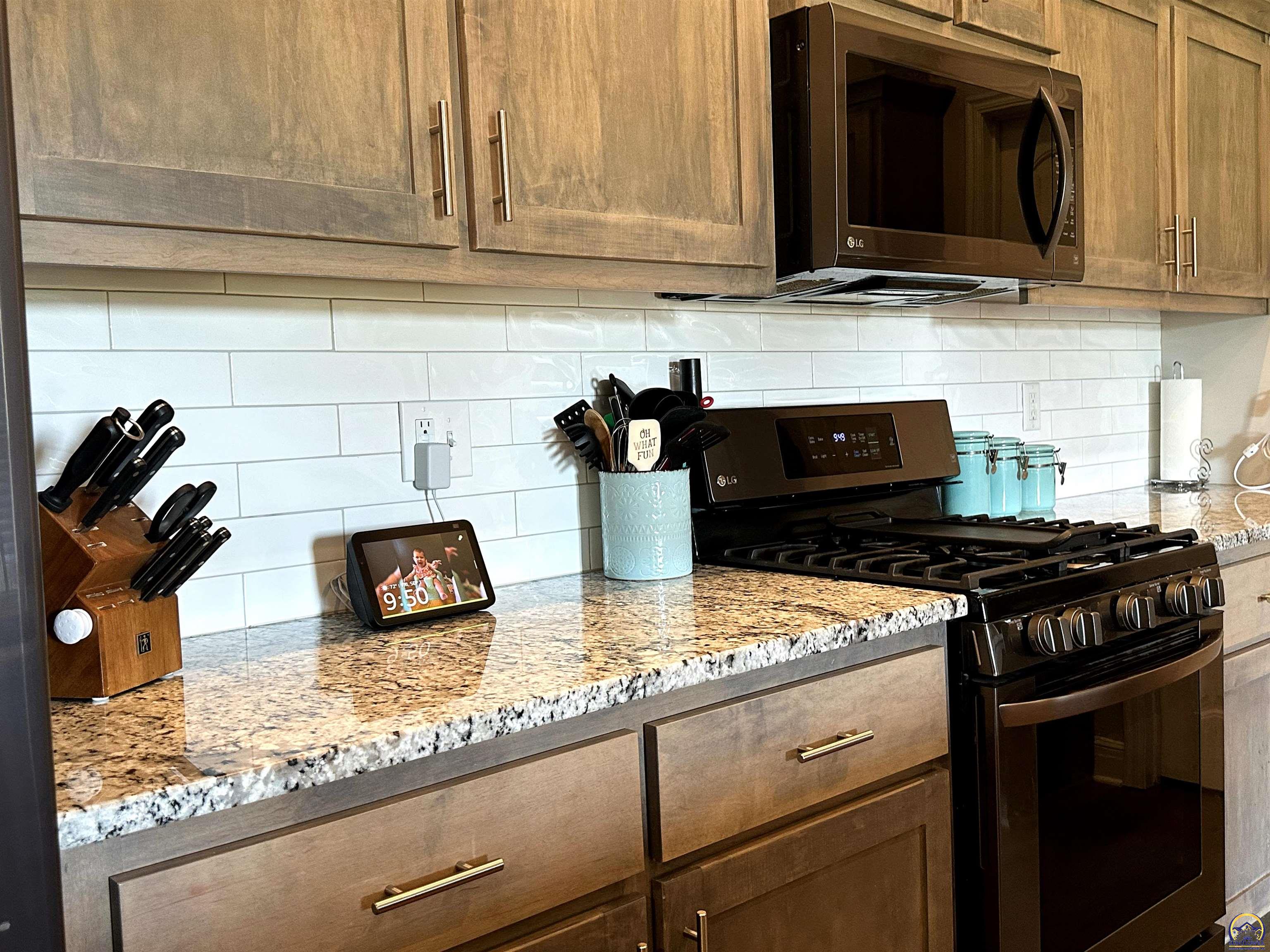 Linwood, Kansas 66052, United States, 5 Bedrooms Bedrooms, ,3 BathroomsBathrooms,Residential,Pending,62869