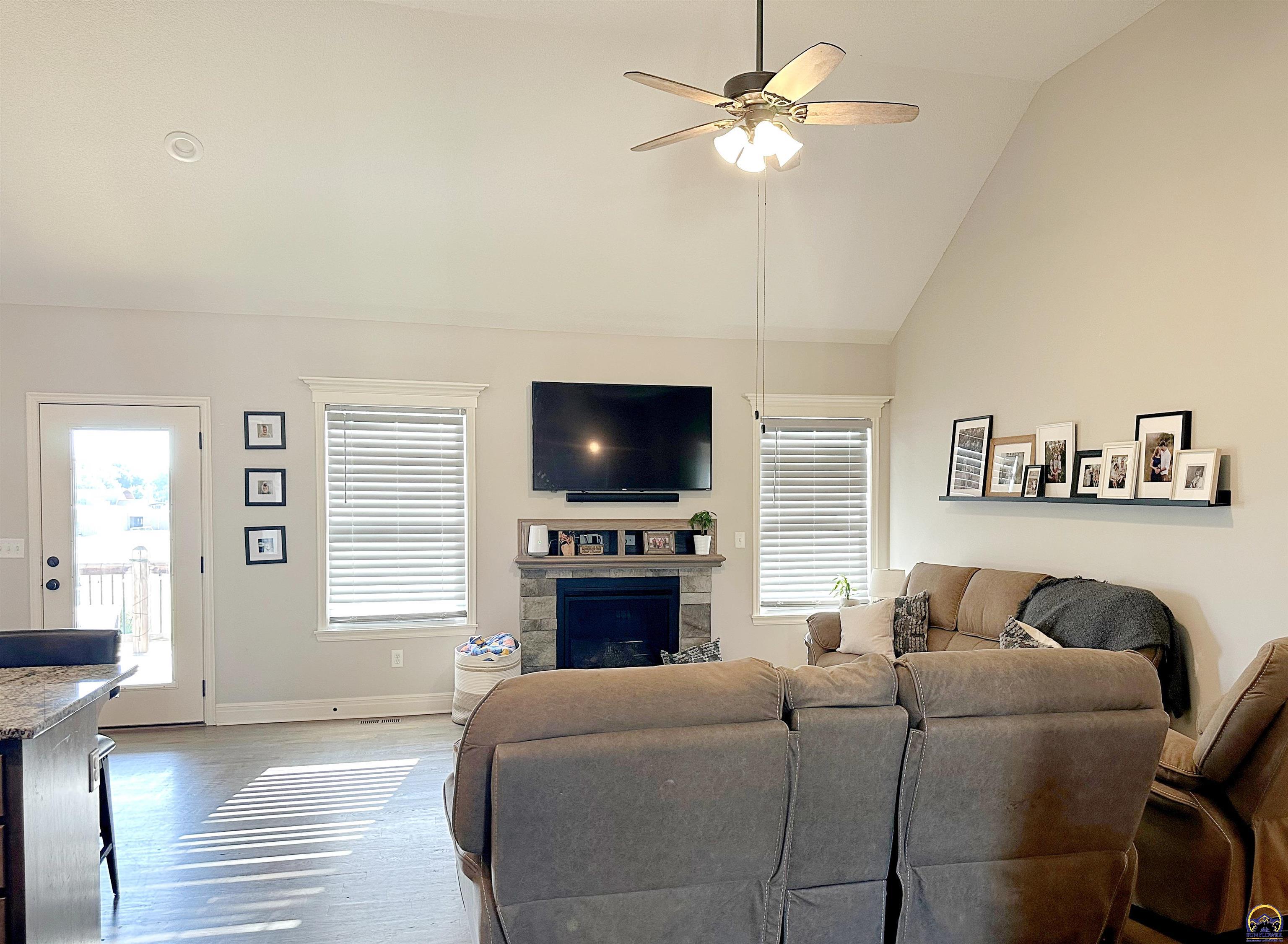 Linwood, Kansas 66052, United States, 5 Bedrooms Bedrooms, ,3 BathroomsBathrooms,Residential,Pending,62869