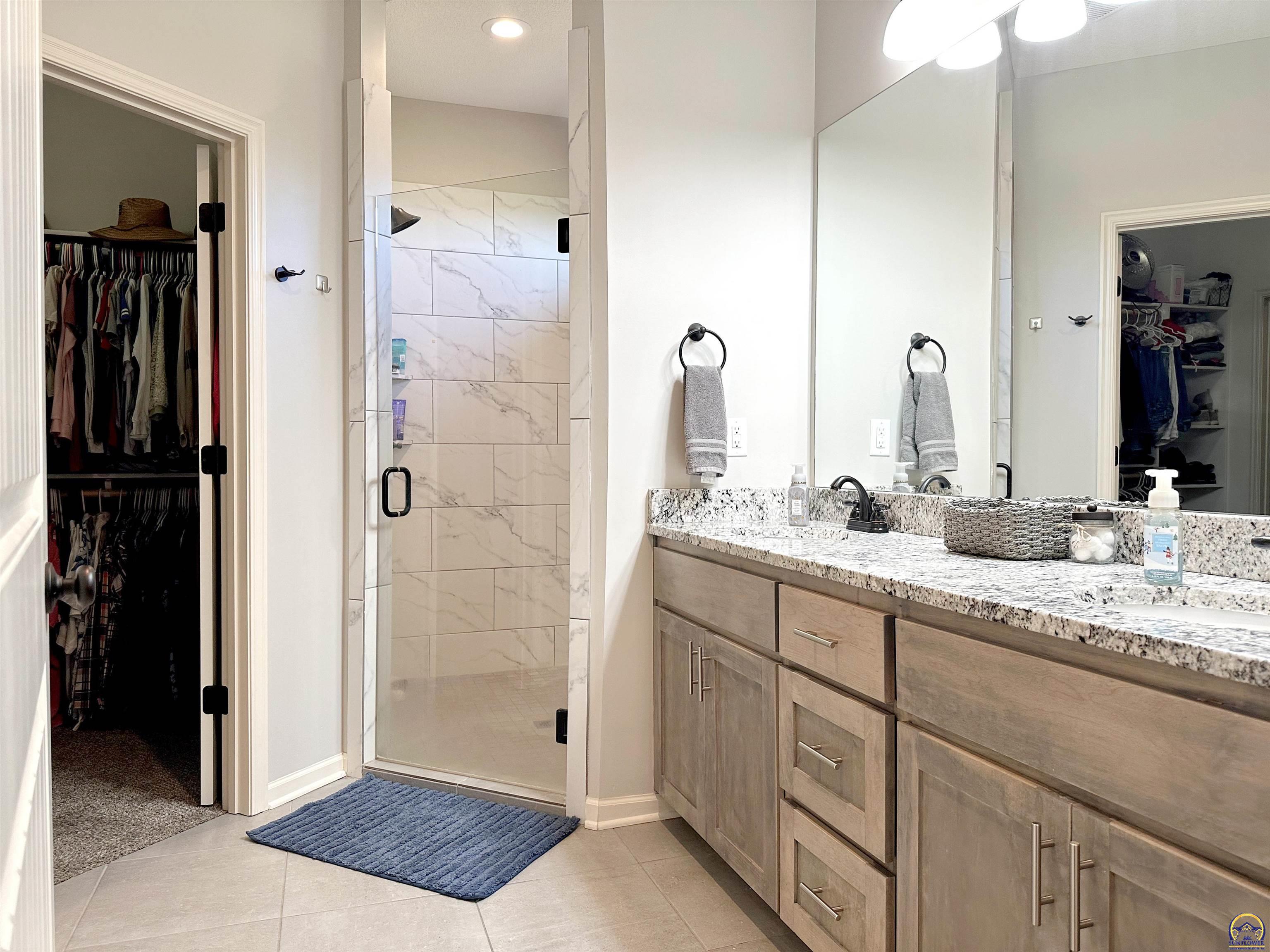 Linwood, Kansas 66052, United States, 5 Bedrooms Bedrooms, ,3 BathroomsBathrooms,Residential,Pending,62869