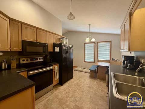 Tiny photo for 810 Kansas Ave, Hiawatha, KS 66434 (MLS # 245898)