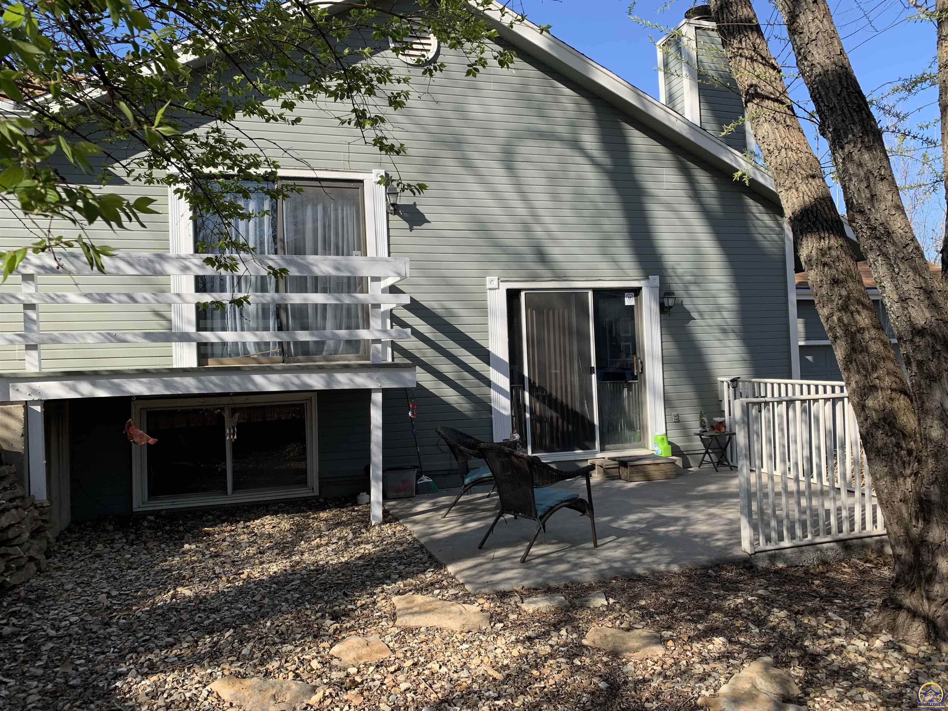 Topeka, Kansas 66614, United States, 2 Bedrooms Bedrooms, ,2 BathroomsBathrooms,Residential,Pending,62574