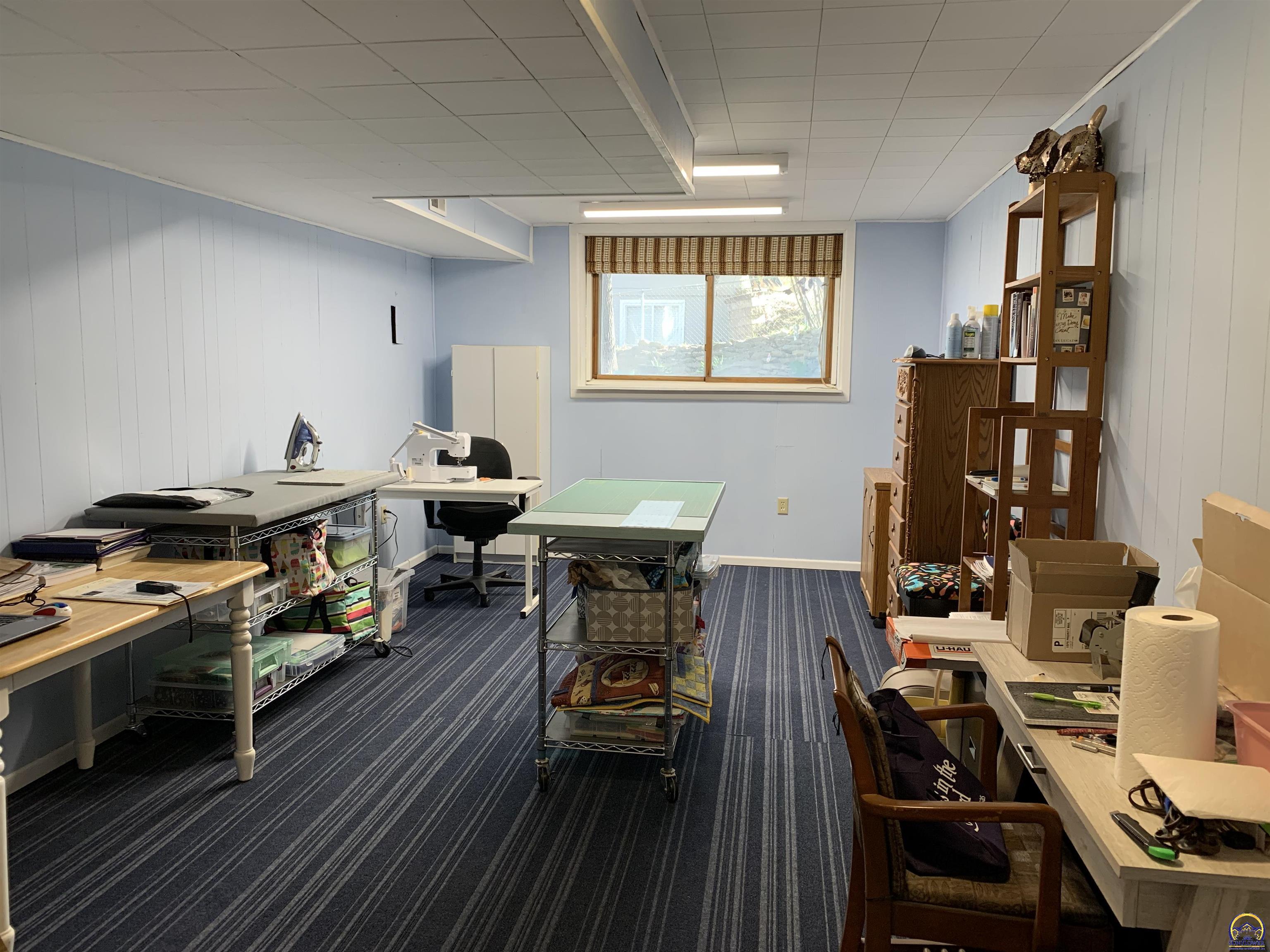 Topeka, Kansas 66614, United States, 2 Bedrooms Bedrooms, ,2 BathroomsBathrooms,Residential,Pending,62574