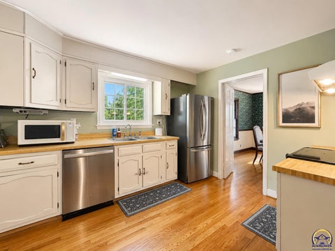 Tiny photo for 1811 SW Oakley Ave, Topeka, KS 66604 (MLS # 245856)