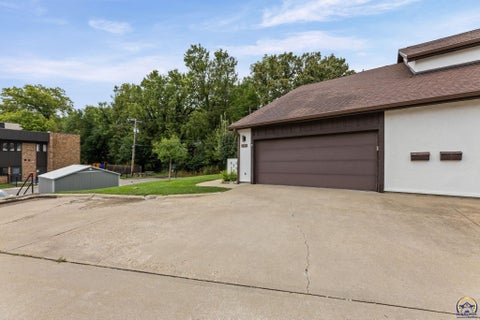 Tiny photo for 1701 Hammond Dr, Emporia, KS 66862 (MLS # 246617)