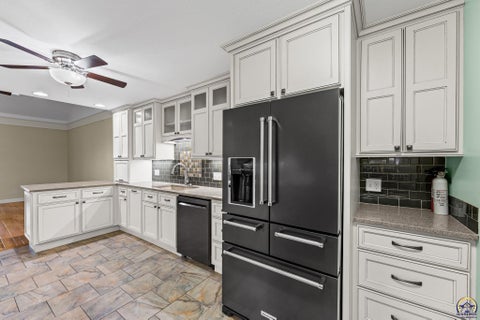 Tiny photo for 1701 Hammond Dr, Emporia, KS 66862 (MLS # 246617)