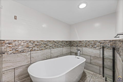 Tiny photo for 1701 Hammond Dr, Emporia, KS 66862 (MLS # 246617)