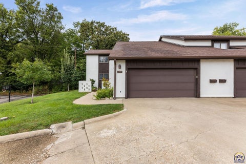 Photo of 1701 Hammond Dr, Emporia, KS 66862 (MLS # 246617)