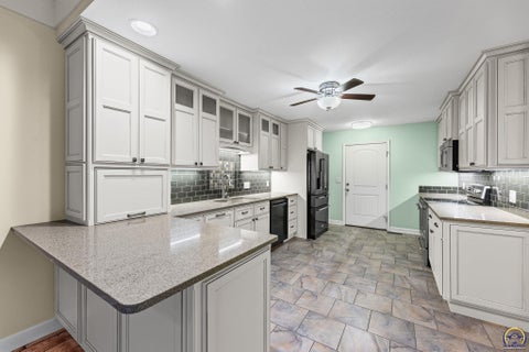 Tiny photo for 1701 Hammond Dr, Emporia, KS 66862 (MLS # 246617)