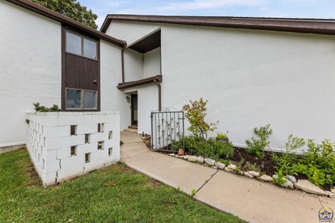 Tiny photo for 1701 Hammond Dr, Emporia, KS 66862 (MLS # 246617)