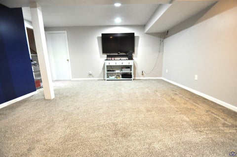 Tiny photo for 6601 SW Hamptonshire Ln, Topeka, KS 66614 (MLS # 246794)