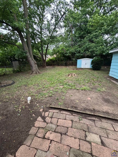 Tiny photo for 2133 SE Ohio Ave, Topeka, KS 66605 (MLS # 244707)