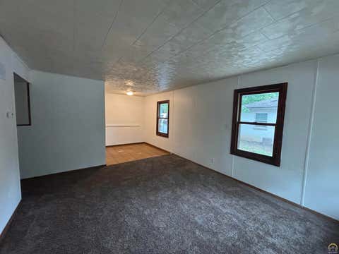 Tiny photo for 2133 SE Ohio Ave, Topeka, KS 66605 (MLS # 244707)