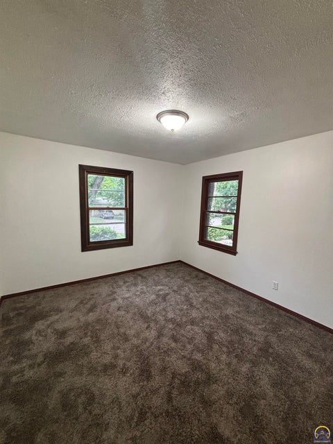 Tiny photo for 2133 SE Ohio Ave, Topeka, KS 66605 (MLS # 244707)