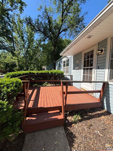 Tiny photo for 2133 SE Ohio Ave, Topeka, KS 66605 (MLS # 244707)