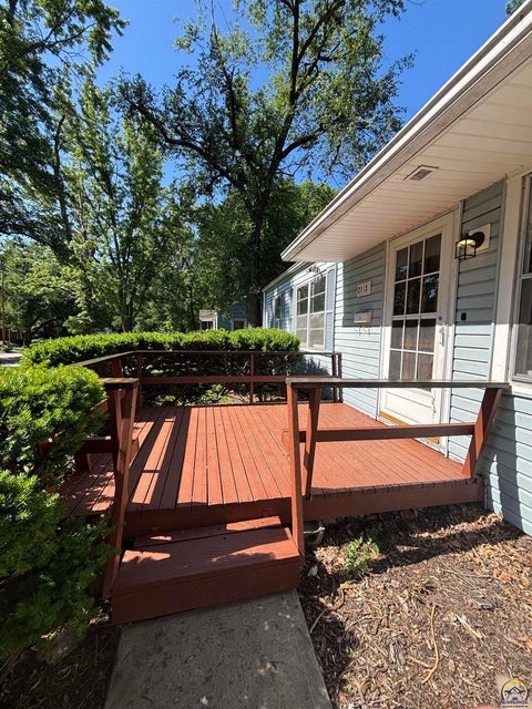 Tiny photo for 2133 SE Ohio Ave, Topeka, KS 66605 (MLS # 244707)