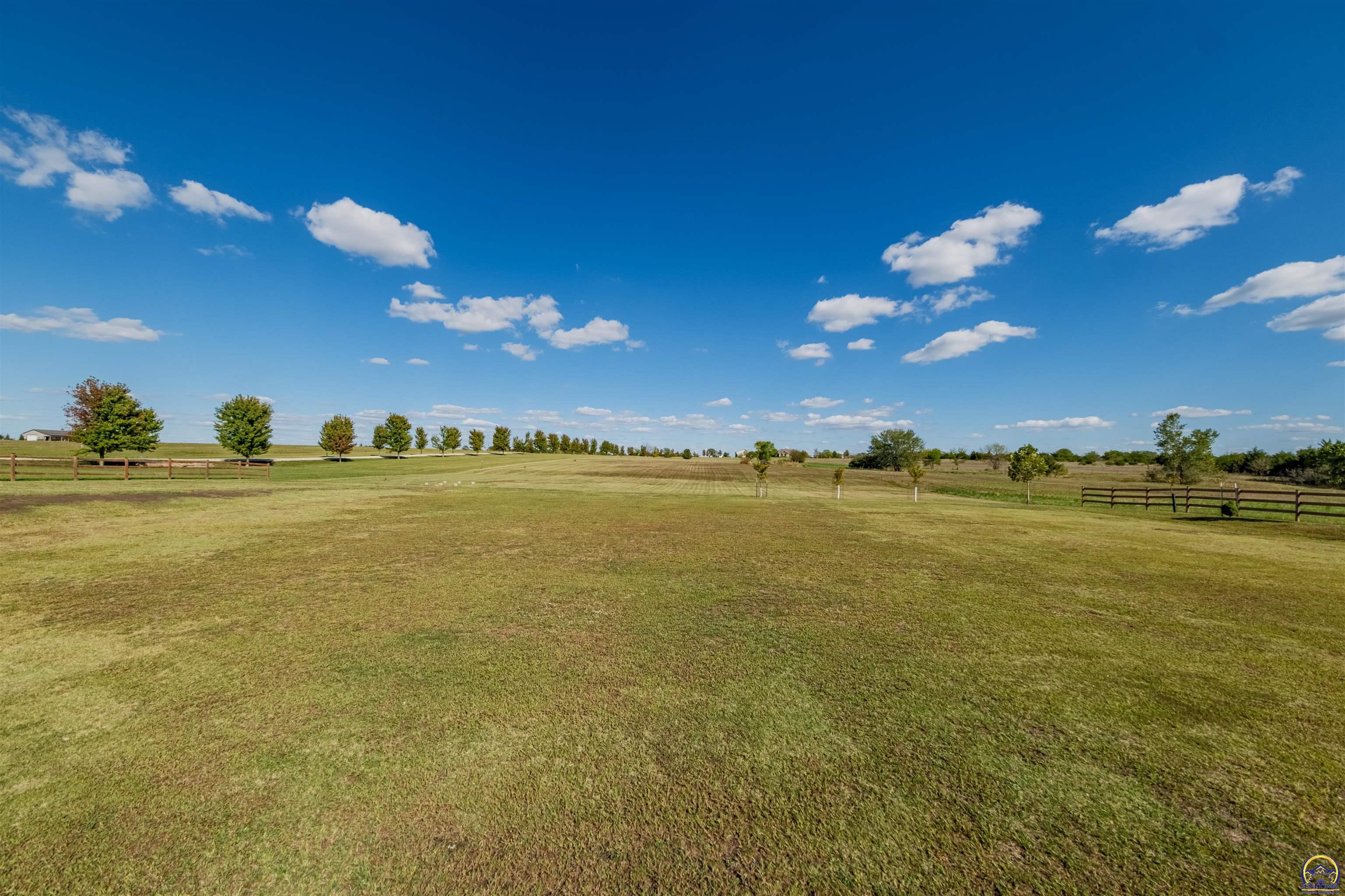 Berryton, Kansas 66409, United States, 2 Bedrooms Bedrooms, ,3 BathroomsBathrooms,Residential,Pending,41791