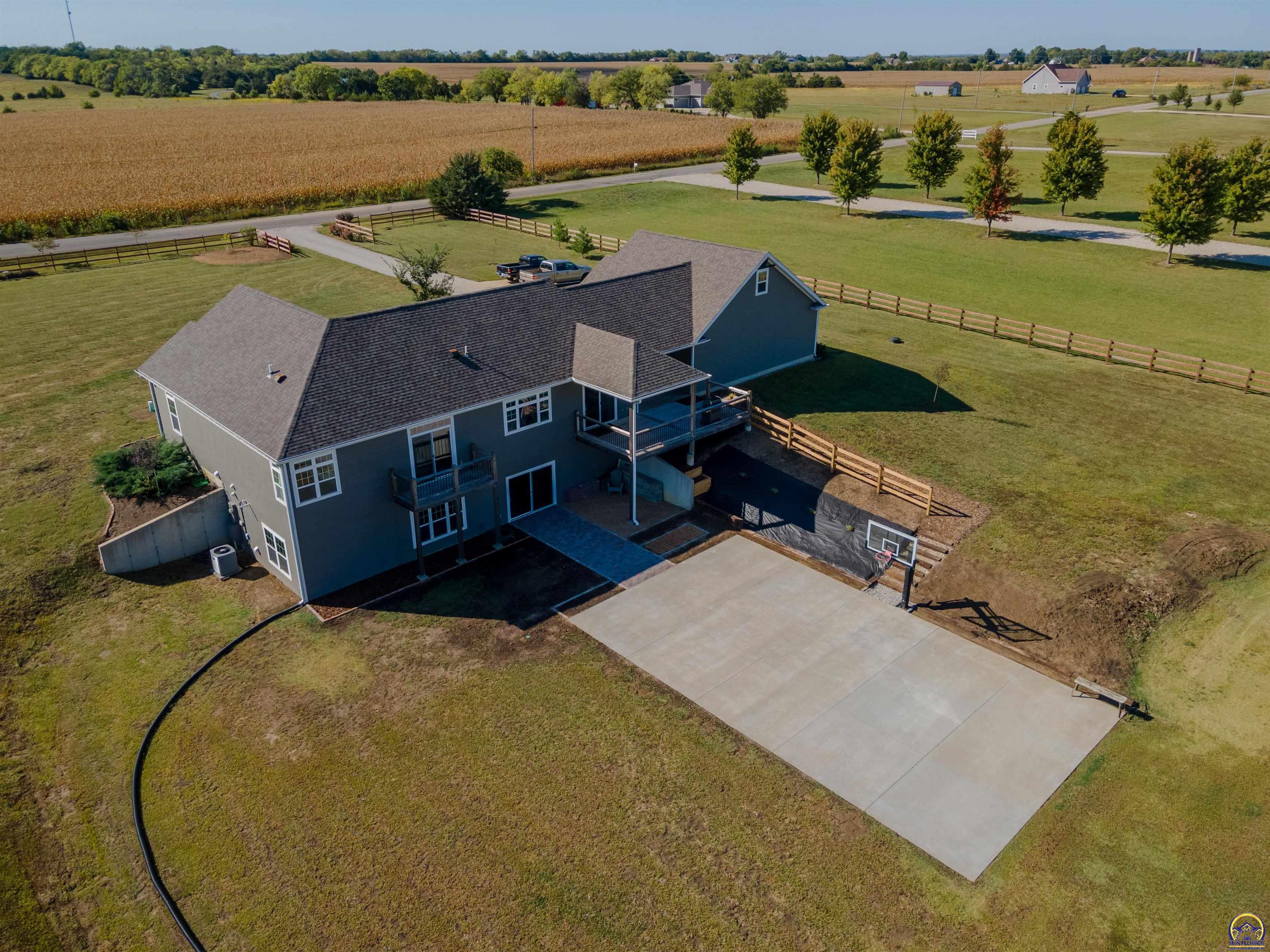 Berryton, Kansas 66409, United States, 2 Bedrooms Bedrooms, ,3 BathroomsBathrooms,Residential,Pending,41791