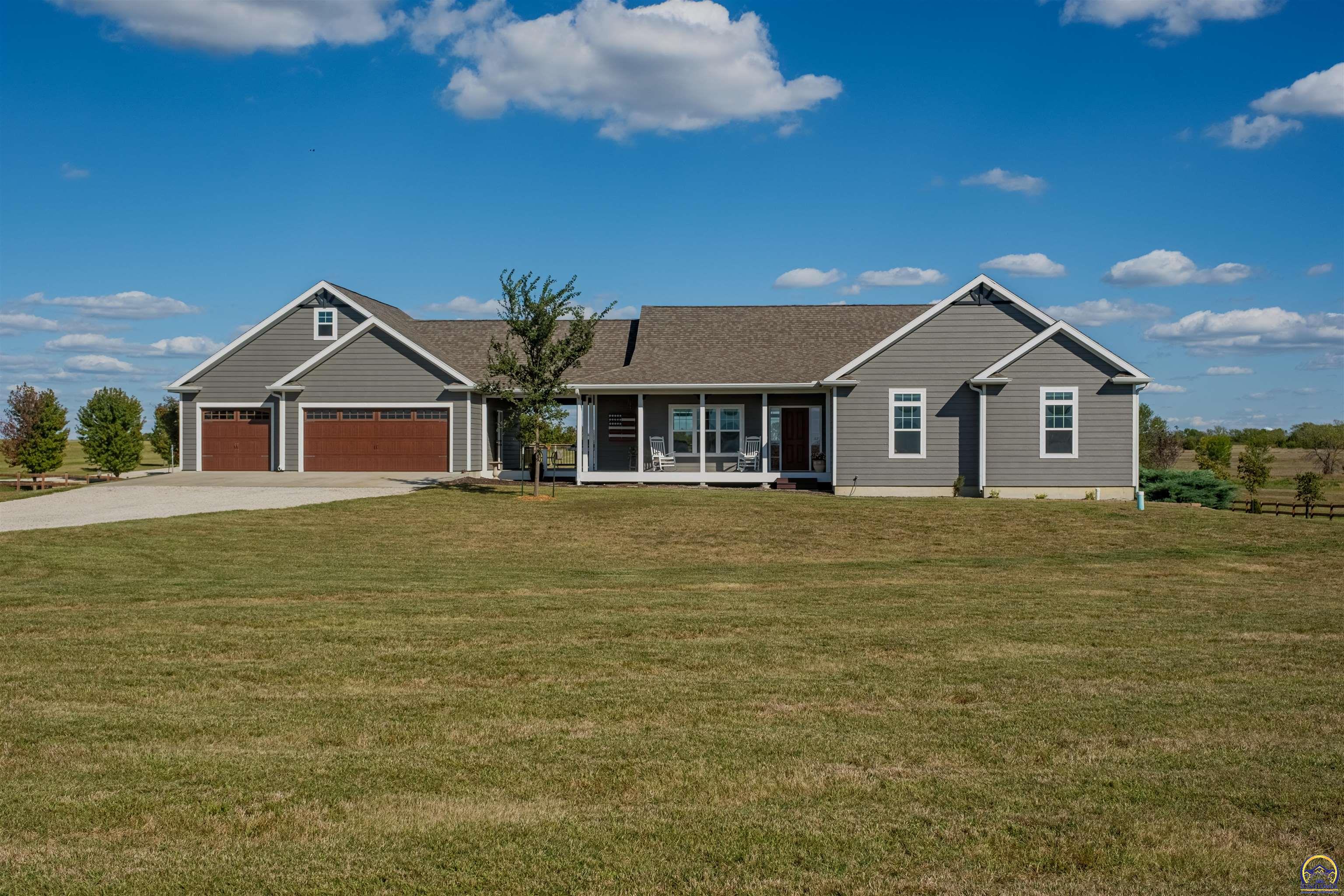 Berryton, Kansas 66409, United States, 2 Bedrooms Bedrooms, ,3 BathroomsBathrooms,Residential,Pending,41791