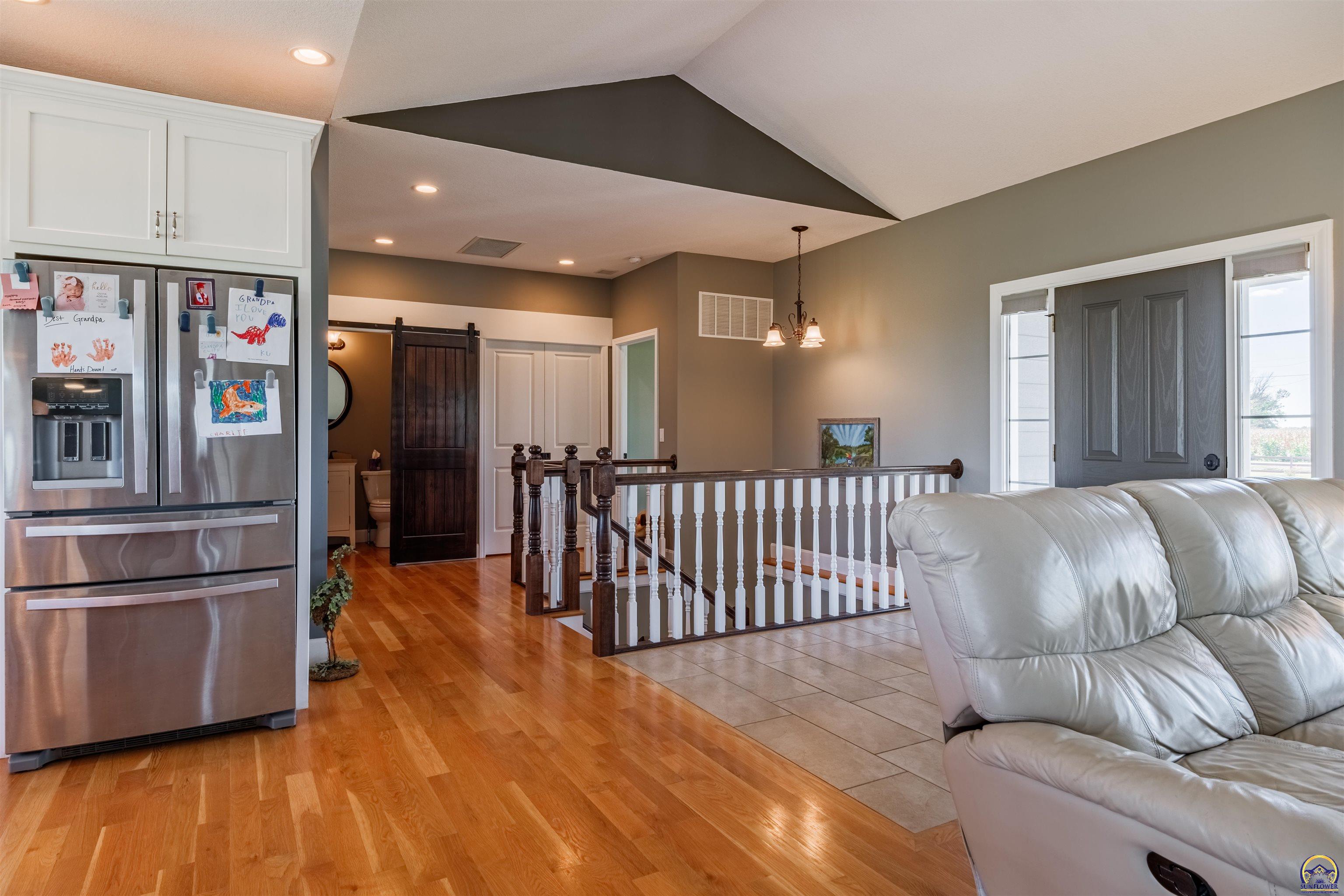 Berryton, Kansas 66409, United States, 2 Bedrooms Bedrooms, ,3 BathroomsBathrooms,Residential,Pending,41791