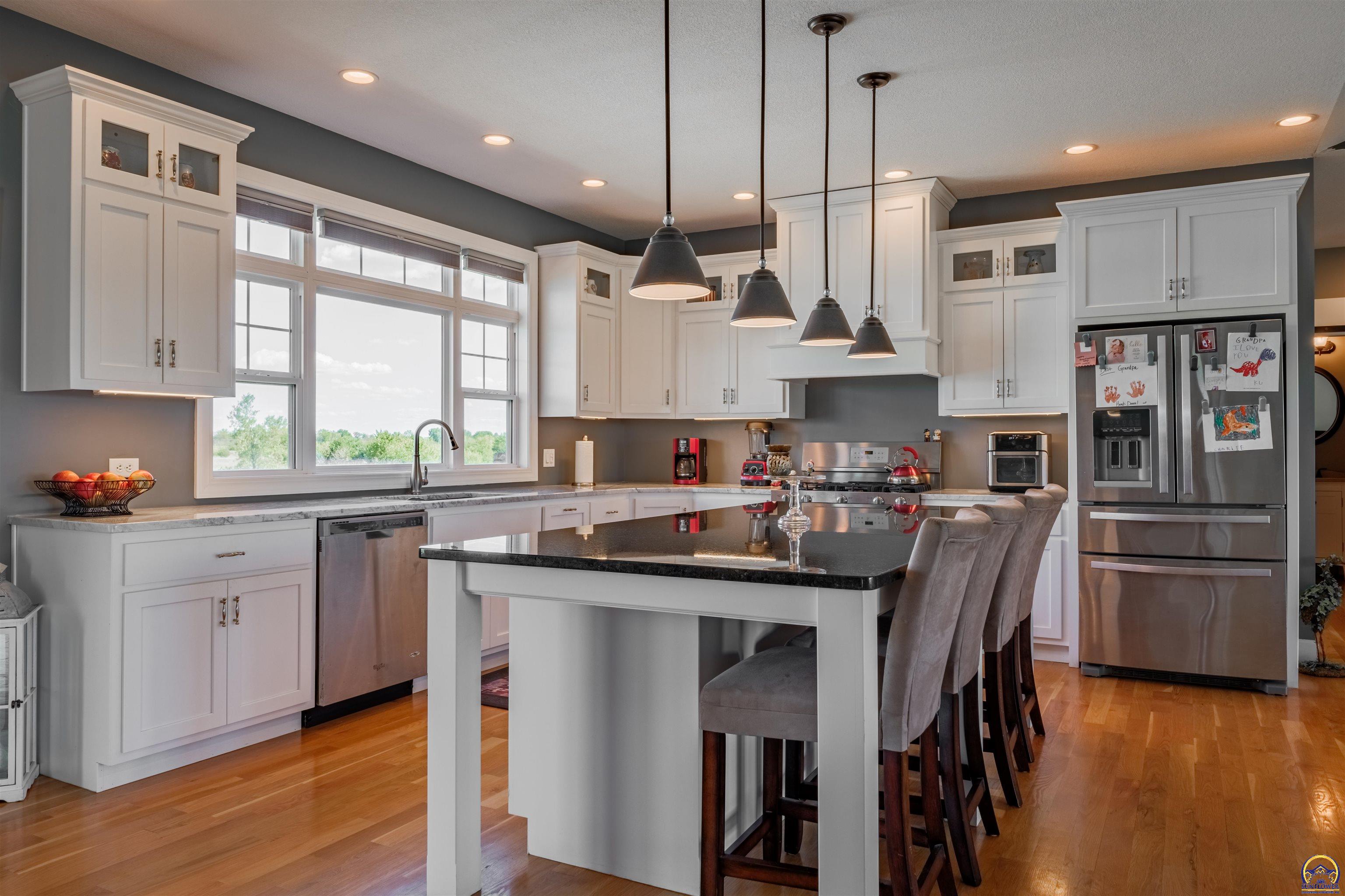 Berryton, Kansas 66409, United States, 2 Bedrooms Bedrooms, ,3 BathroomsBathrooms,Residential,Pending,41791