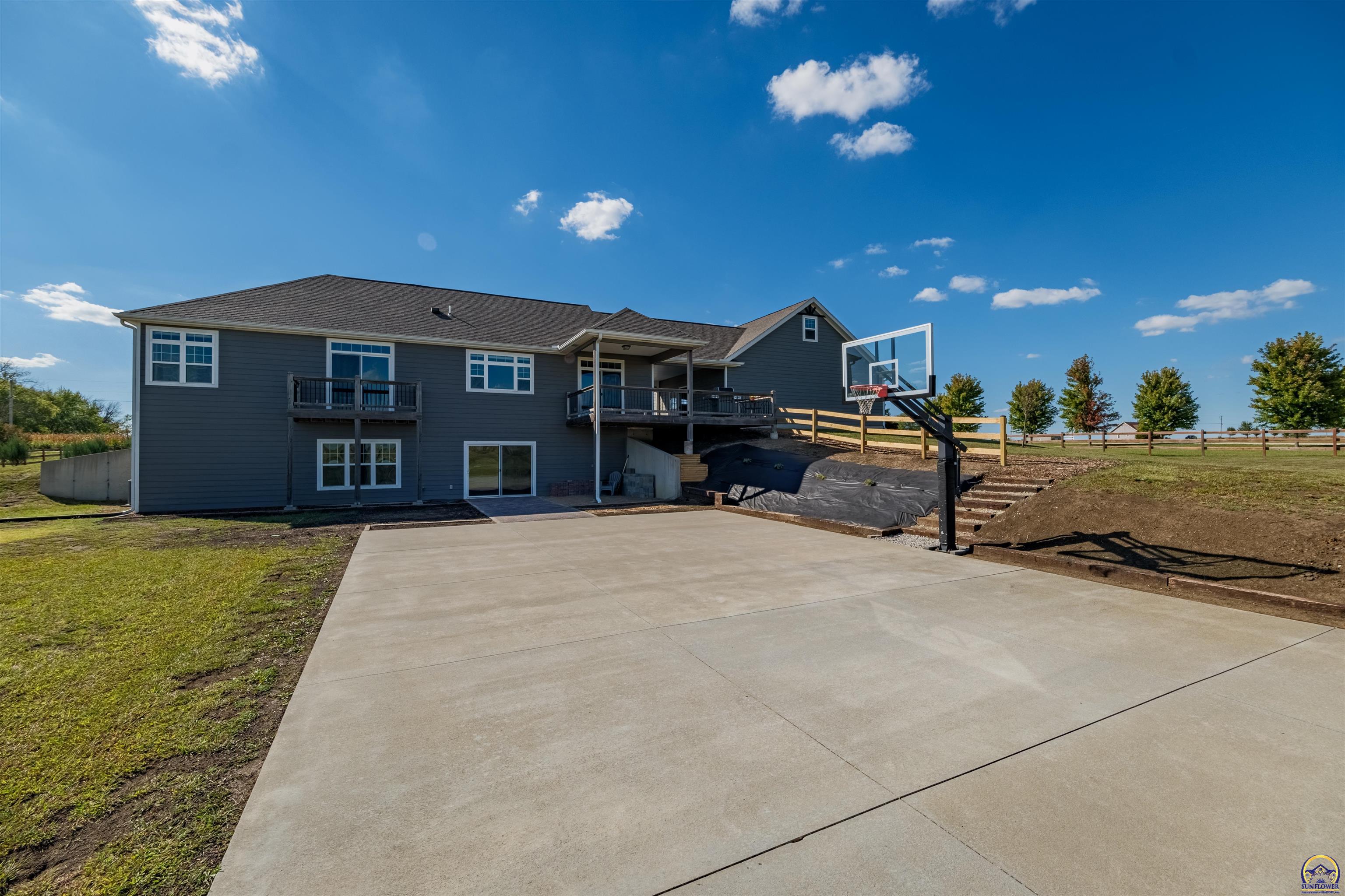 Berryton, Kansas 66409, United States, 2 Bedrooms Bedrooms, ,3 BathroomsBathrooms,Residential,Pending,41791